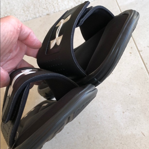 Under Armour Men’s Slide Sandals, size 10 - Picture 7 of 8